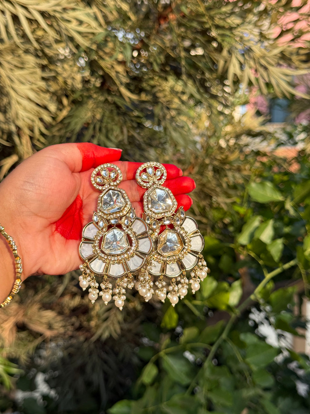 Veloura Kundan Floral Drops - Ivory Glow