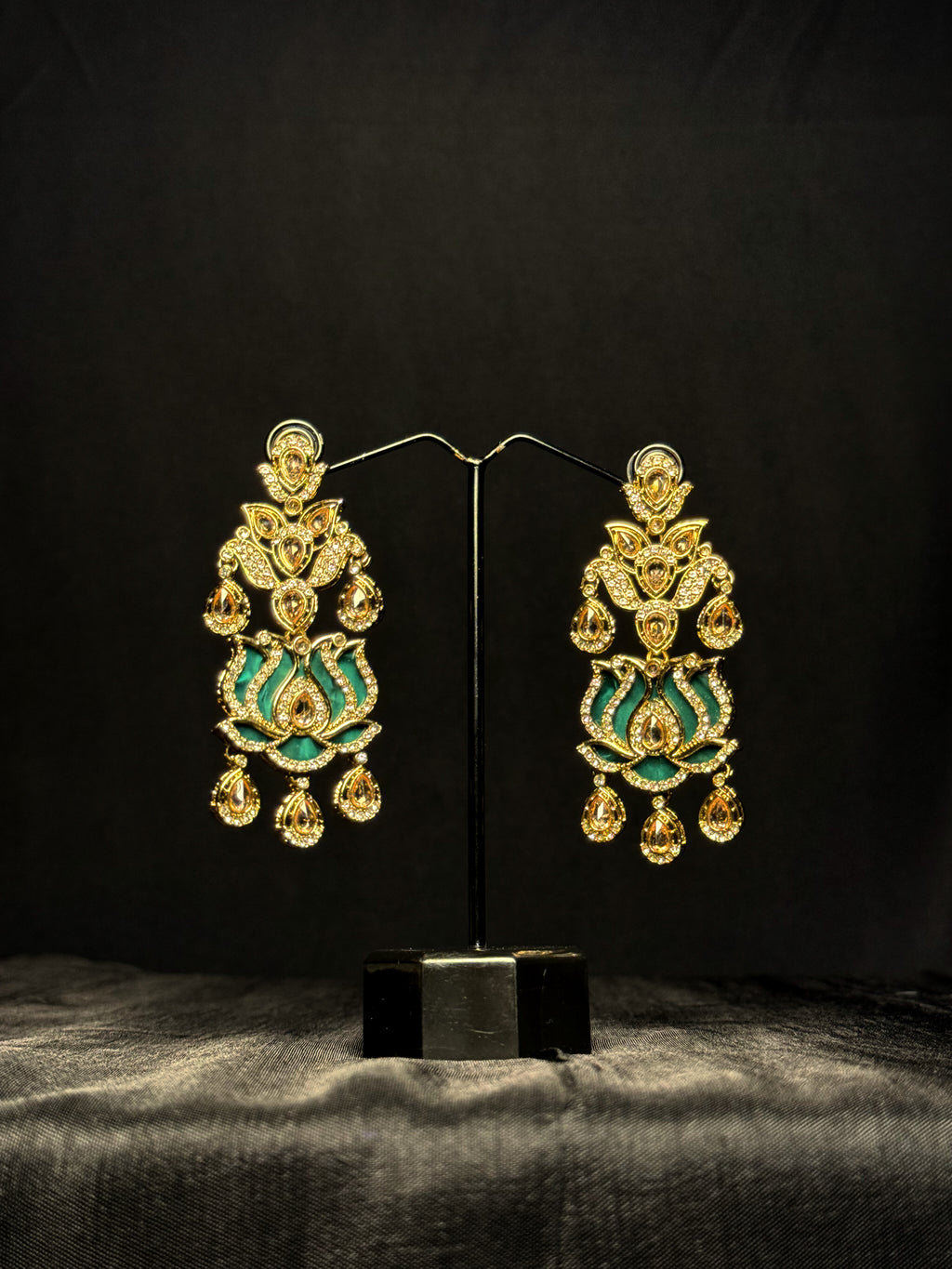 Kamal Kundan Drops - Emerald Glow