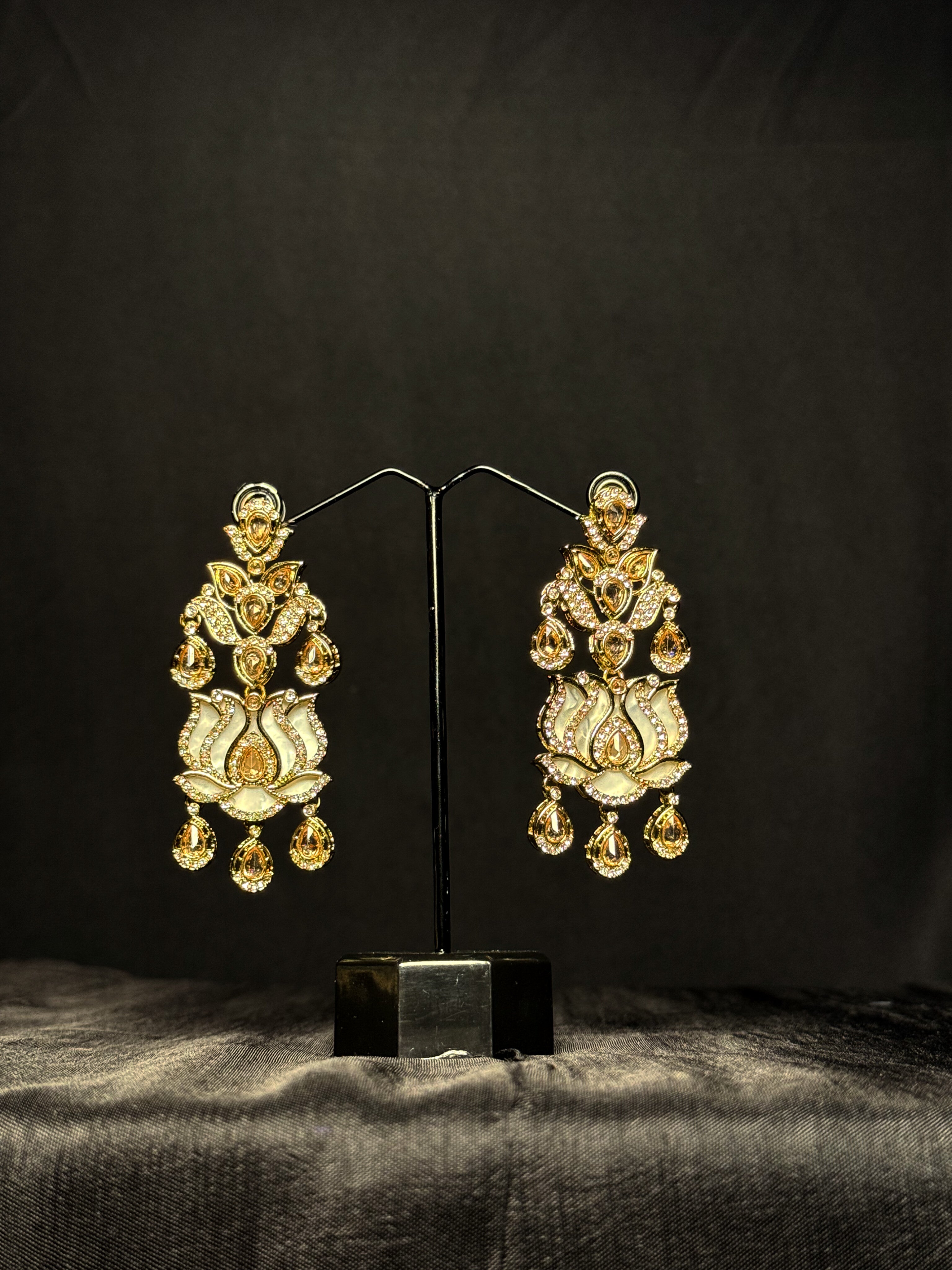 Kamal Kundan Drops - Ivory Glow